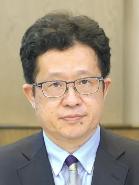 中根 俊成 先生